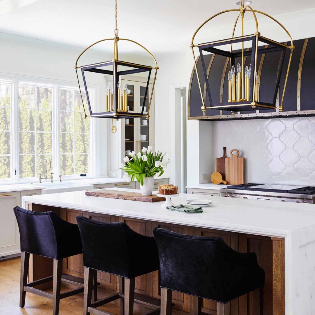 2 large pendants above kitchen island